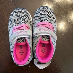 Coodo Toddler Shoe - size 5 (worn one time-inside)